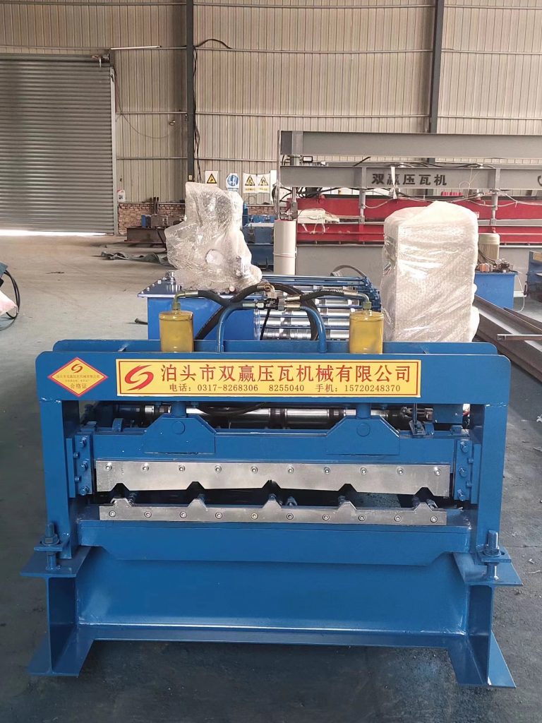 Color steel tile roll forming machine