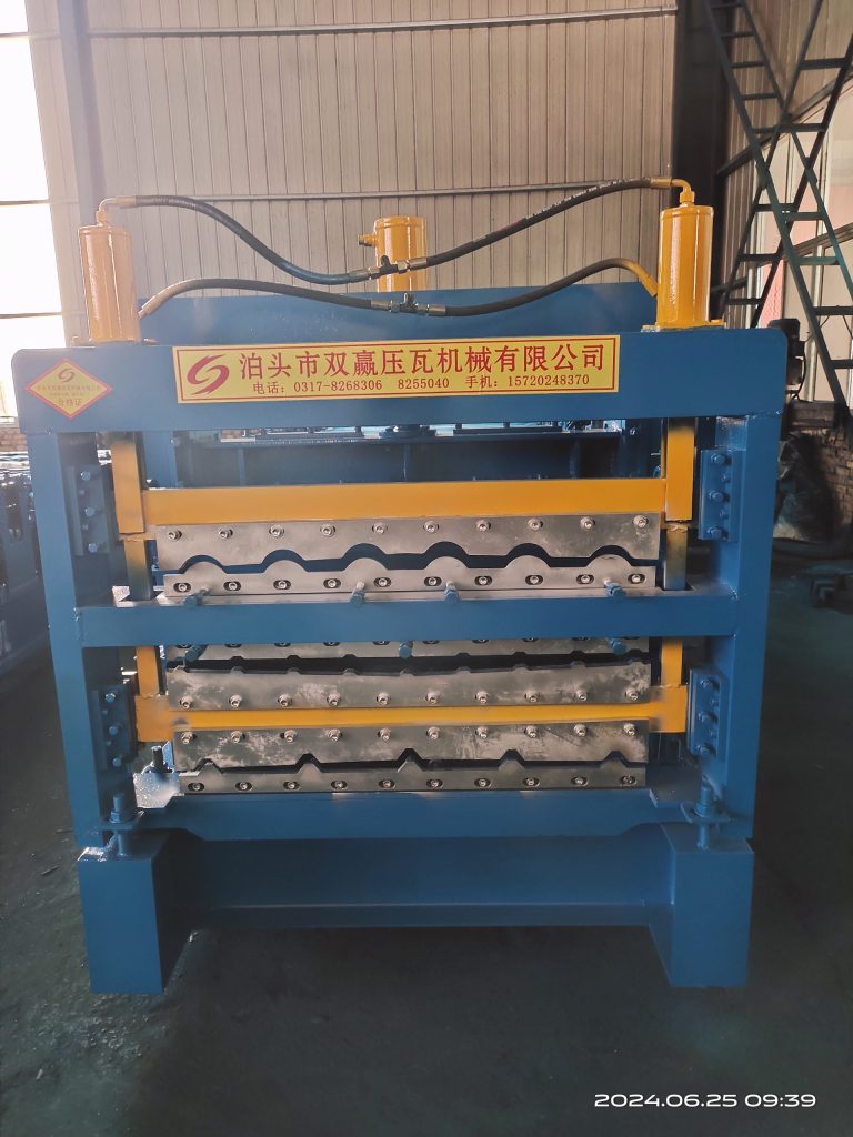 Three-layer color steel tile roll forming machine