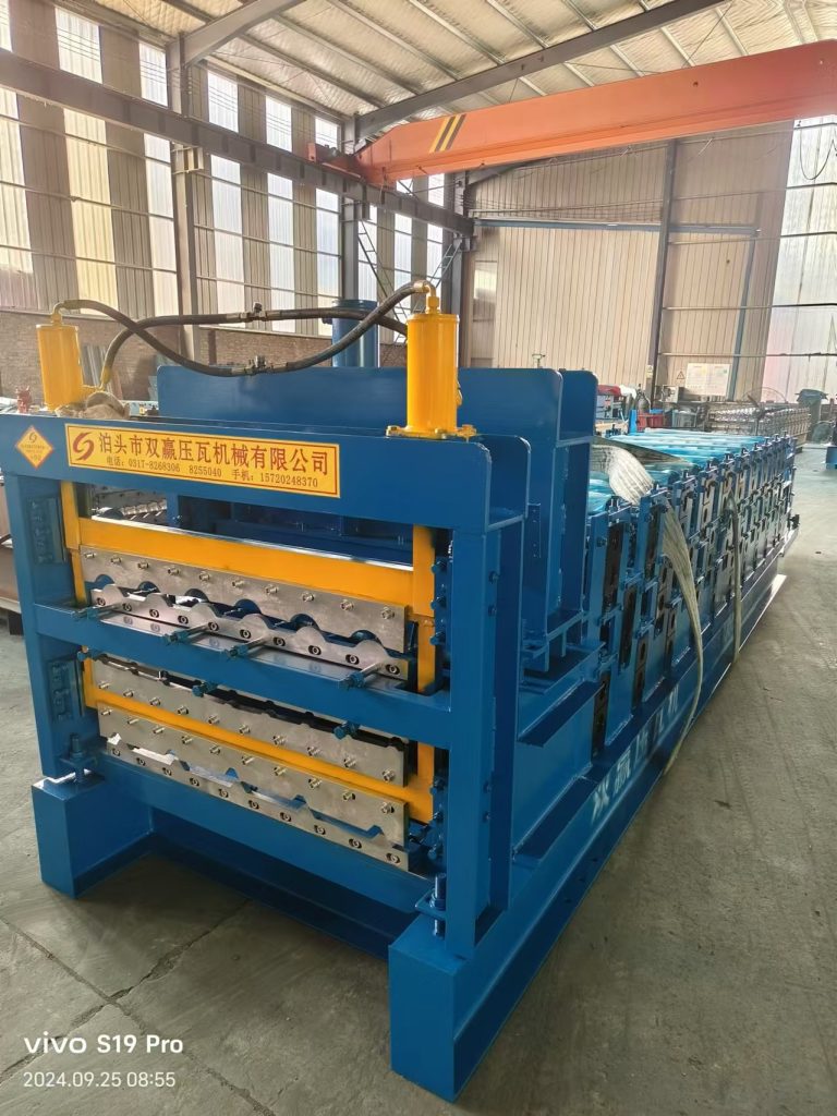 Three-layer color steel tile roll forming machine